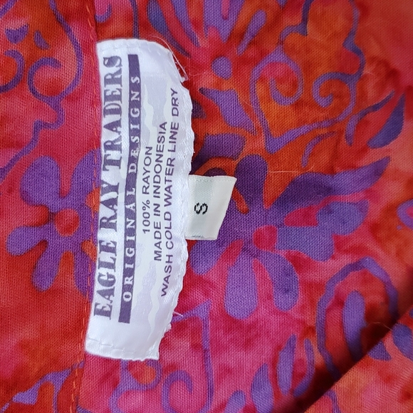 Eagle Ray Traders 3/4 Sleeve V-Neck Rayon Top - Picture 4 of 5